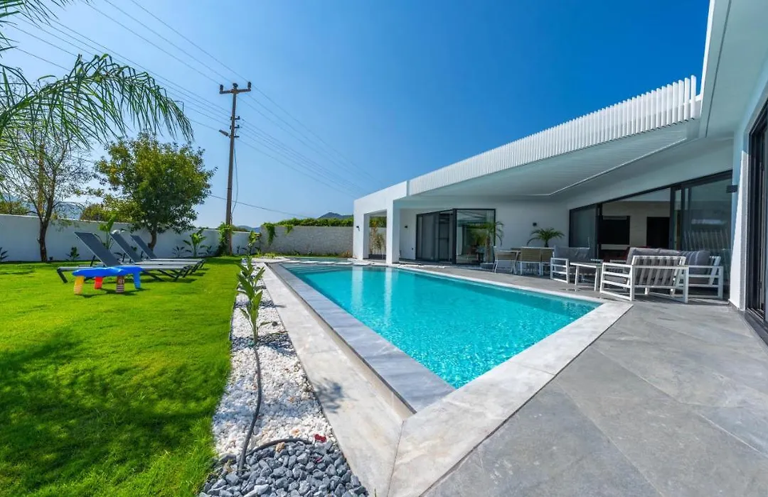 Villa Azize-1